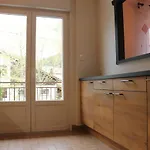 Les Pervenches Avec Sauna شقة *